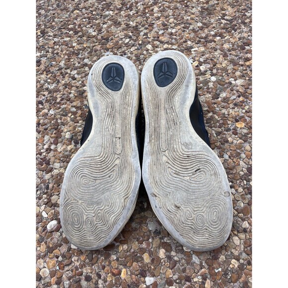 Nike KOBE 9 EM TB 'BLACK METALLIC SILVER' - Picture 3 of 7